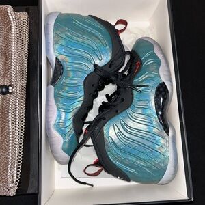 New With Box NIKE LITTLE POSITE ONE (GS) Gone Fishing Size 4.5Y
